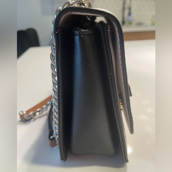 NWOT- Guess Cherie Convertible Flap Crossbody - Picture 6 of 15